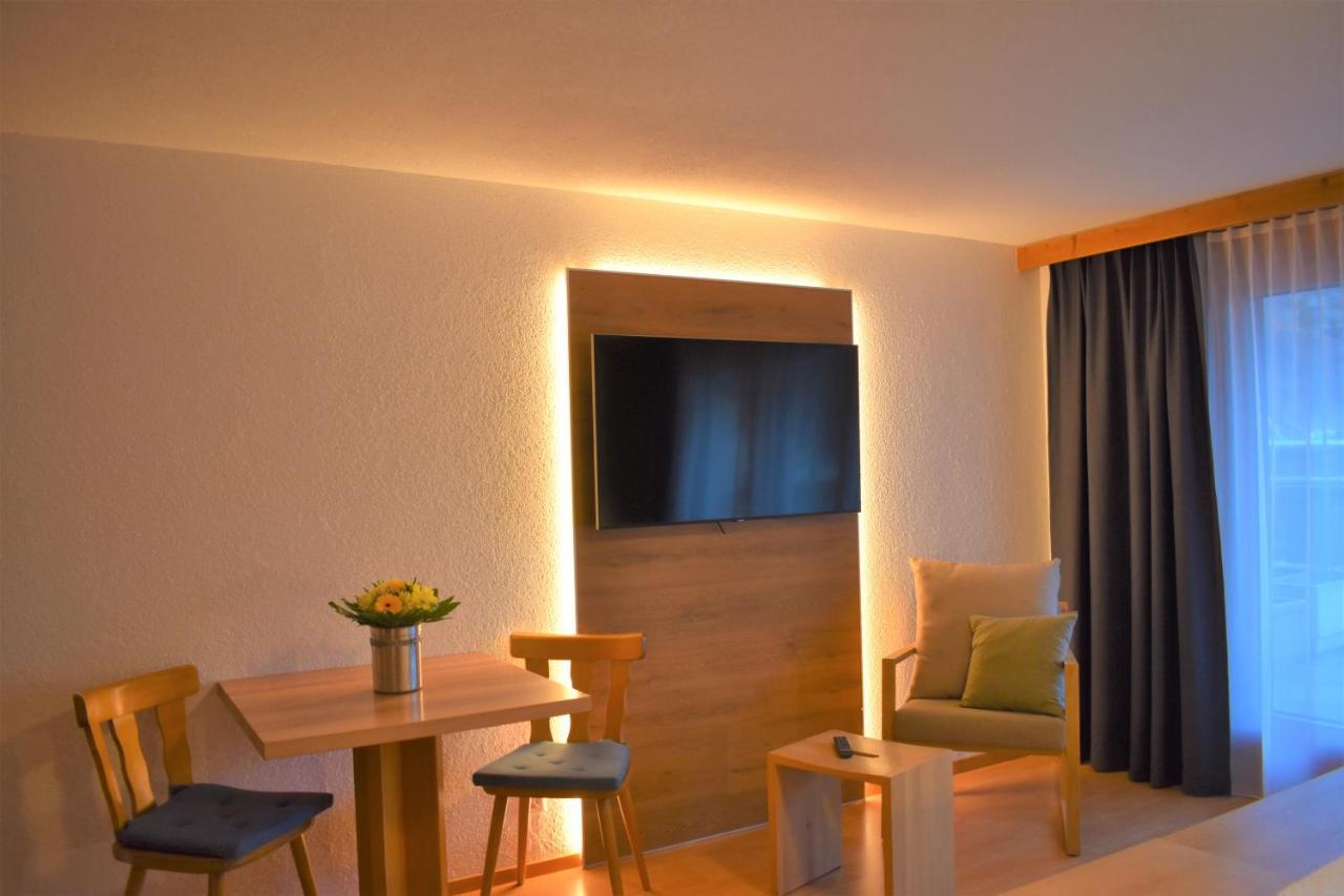 Appartementhaus Crystal Täsch Extérieur photo